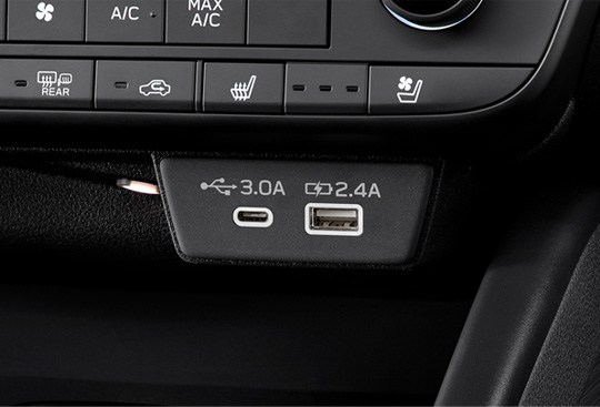 <sg-lang1>Front USB Ports (Type-A and C) and Rear USB Power Ports</sg-lang1><sg-lang2></sg-lang2><sg-lang3></sg-lang3>