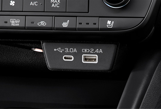 <sg-lang1>Front USB Ports (Type-A and C) and Rear USB Power Ports</sg-lang1><sg-lang2></sg-lang2><sg-lang3></sg-lang3>
