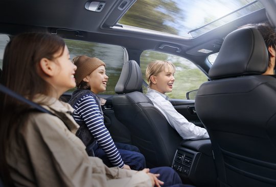 <sg-lang1>Power-sliding, Tilt-adjustable Glass Sunroof</sg-lang1><sg-lang2></sg-lang2><sg-lang3></sg-lang3>