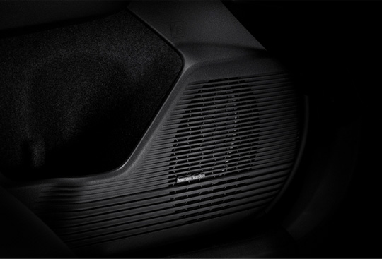 <sg-lang1>Premium Audio System with Harman/Kardon Speakers</sg-lang1><sg-lang2></sg-lang2><sg-lang3></sg-lang3>