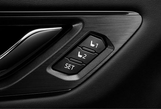 <sg-lang1>Driver’s Memory Seat-linked Door Mirrors with Reverse Auto-tilt</sg-lang1><sg-lang2></sg-lang2><sg-lang3></sg-lang3>