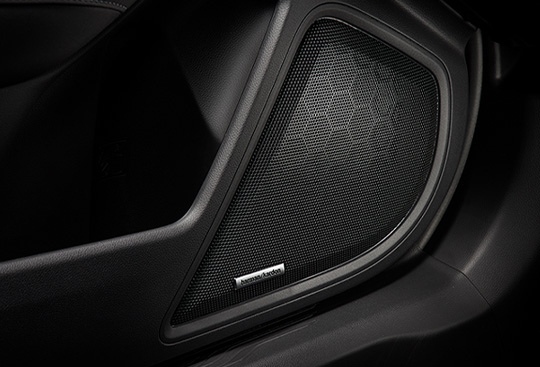 Premium Audio System with Harman/Kardon Speakers